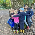 3de kleuter Zillebeke naar het bos