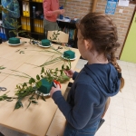 Bloemschikken voor Moederdag in 4Z 