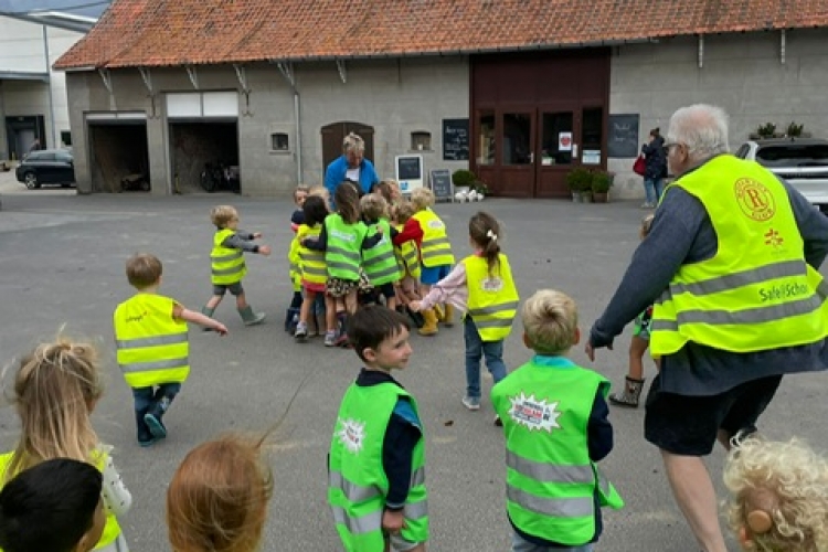 Naar de boomgaard